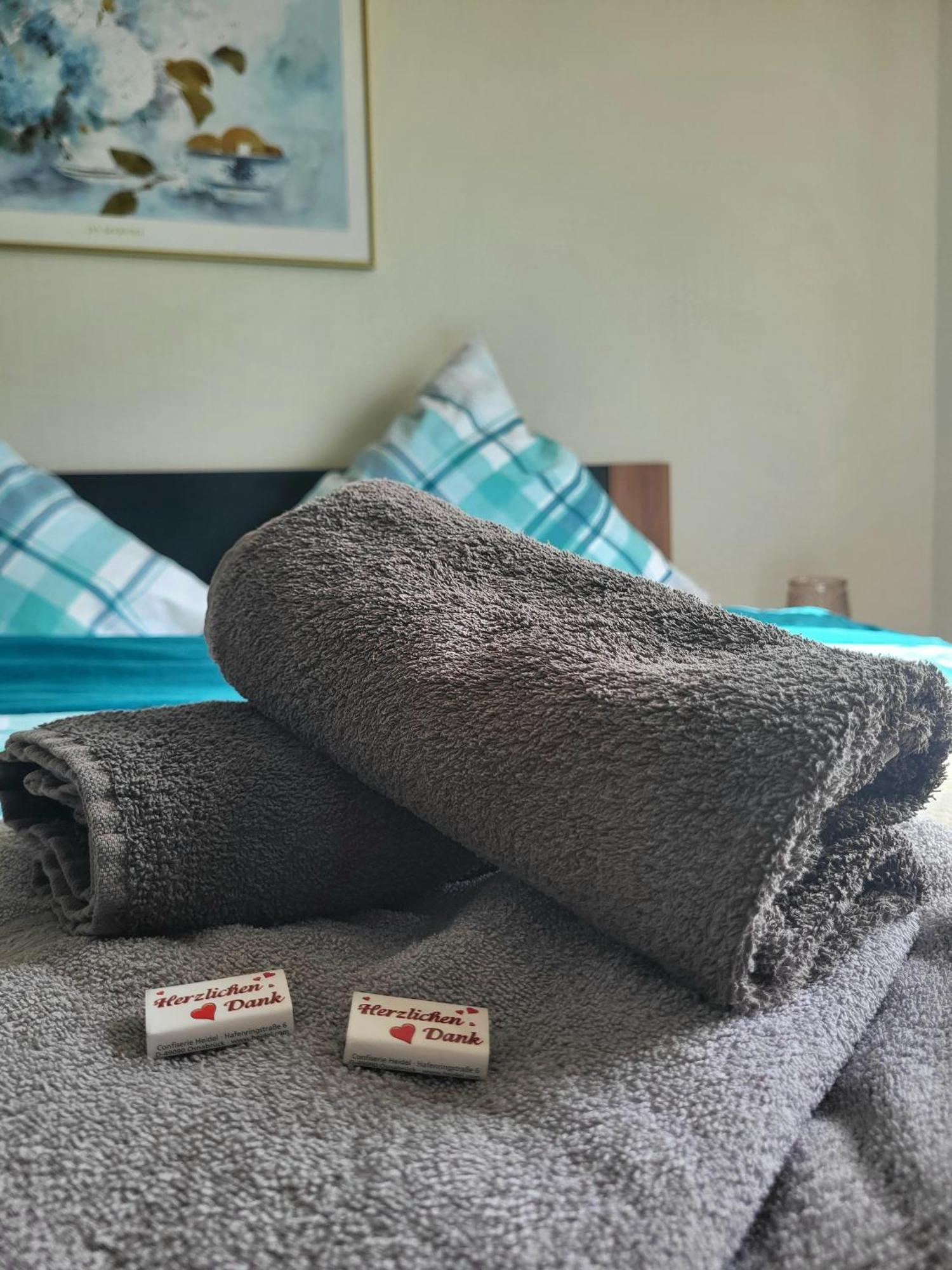 Cozy Charming Theresa Apartment Schmelz Bagian luar foto