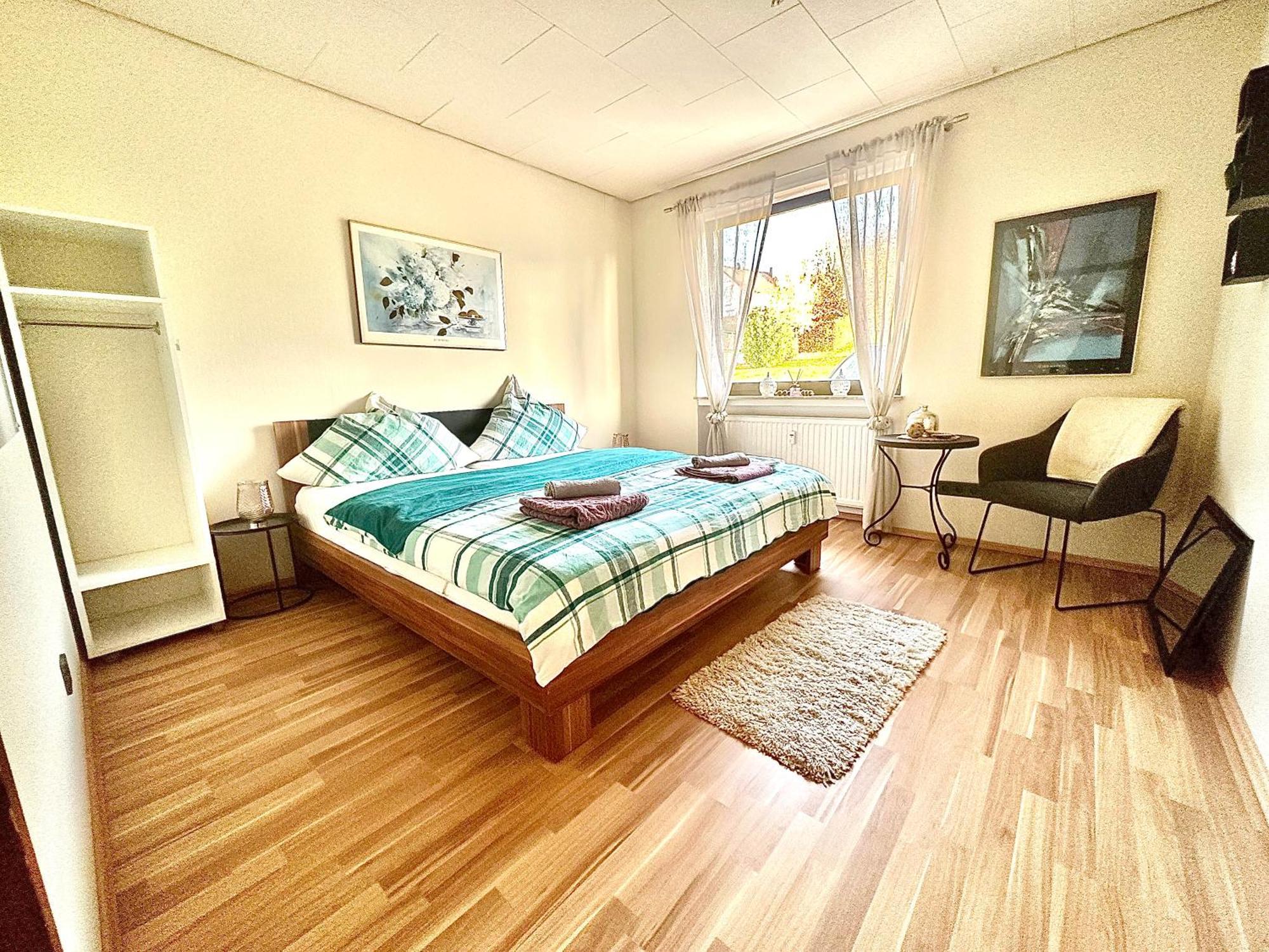 Cozy Charming Theresa Apartment Schmelz Bagian luar foto